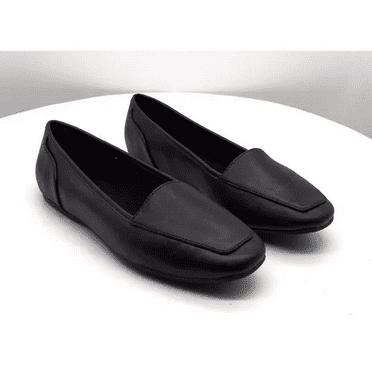 Easy Street Thrill Women's Flats Color: Black Size: 7.5