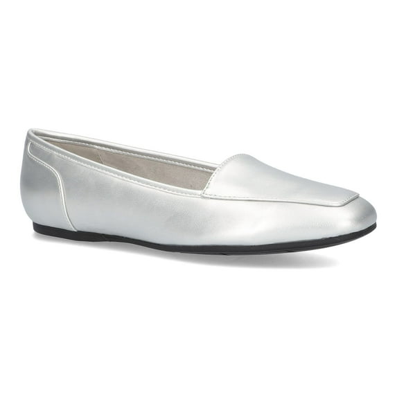 Easy Street Thrill Women's Flats Color: Silver Size: 6.5