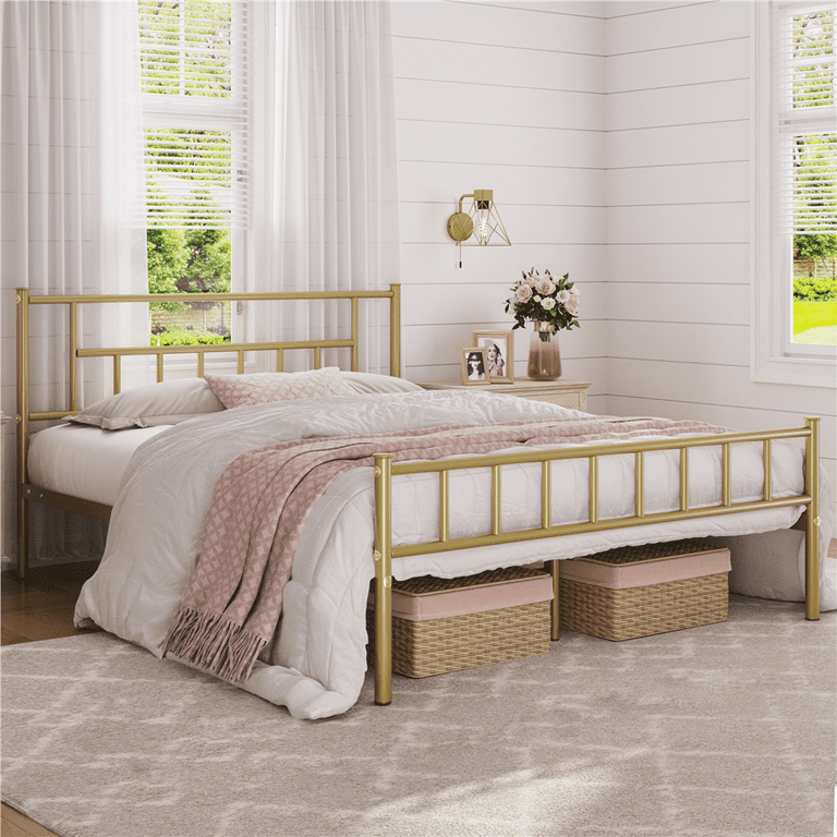Renwick Jorge Queen Metal Platform Bed with Spindle
