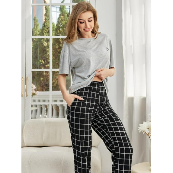 ebukurty Pajamas Sets for Women 2 Piece Short Sleeve Lounge Set Round Neck Shirt and Plaid Pants Sleepwear Outfit for Women