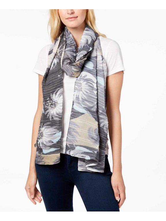Circling Lotus Pleated Scarf (Black)