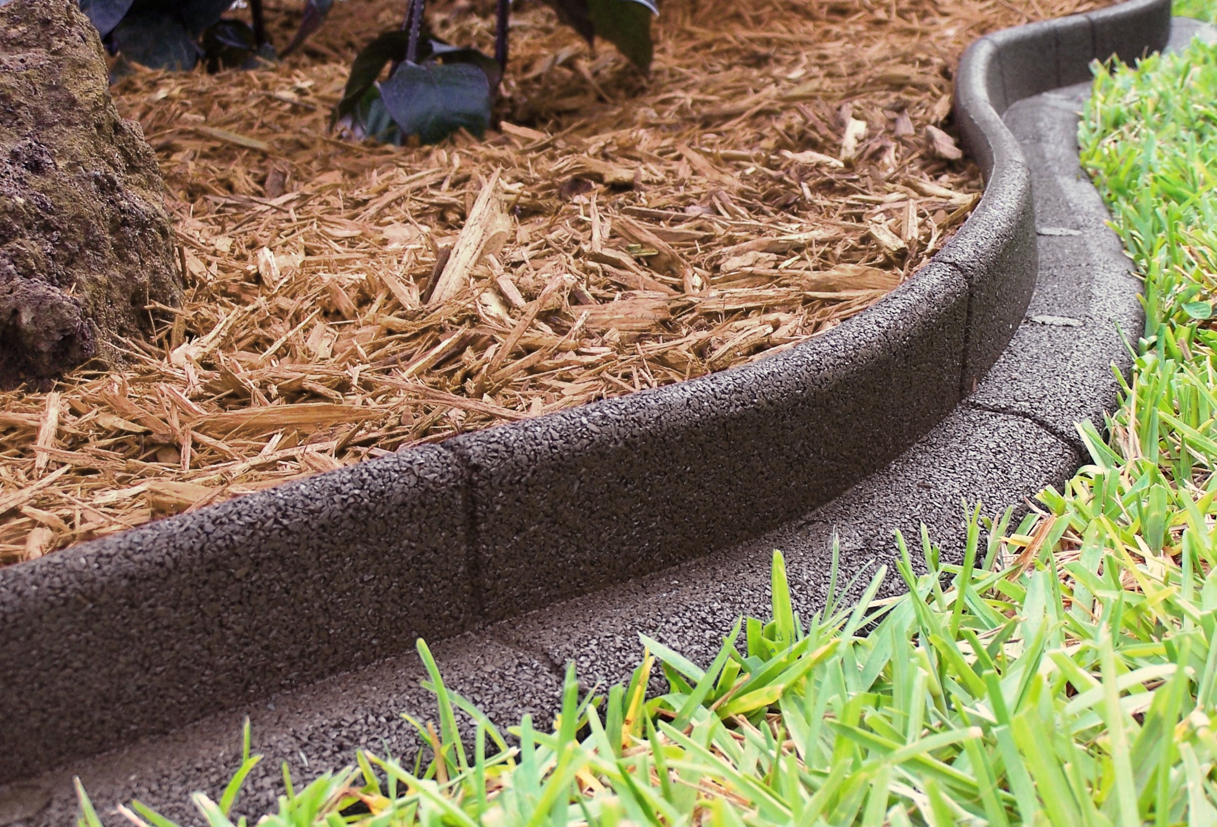 Eco-Friendly Brown Rubber No Dig Garden Border Edging Pack