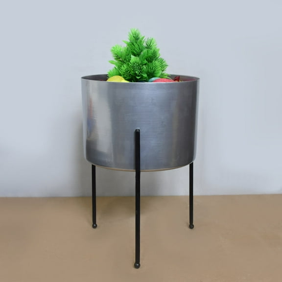 Eco Friendly Handmade 100% Iron Round Modern Silver Coated Color 4.2 x 8 x 8 Inches Planters Pot for Lawn, Balcony, Garden, Terrace, Patios, Wall stand, Restaurant, Banquet Hall, Beauty Parlor etc.