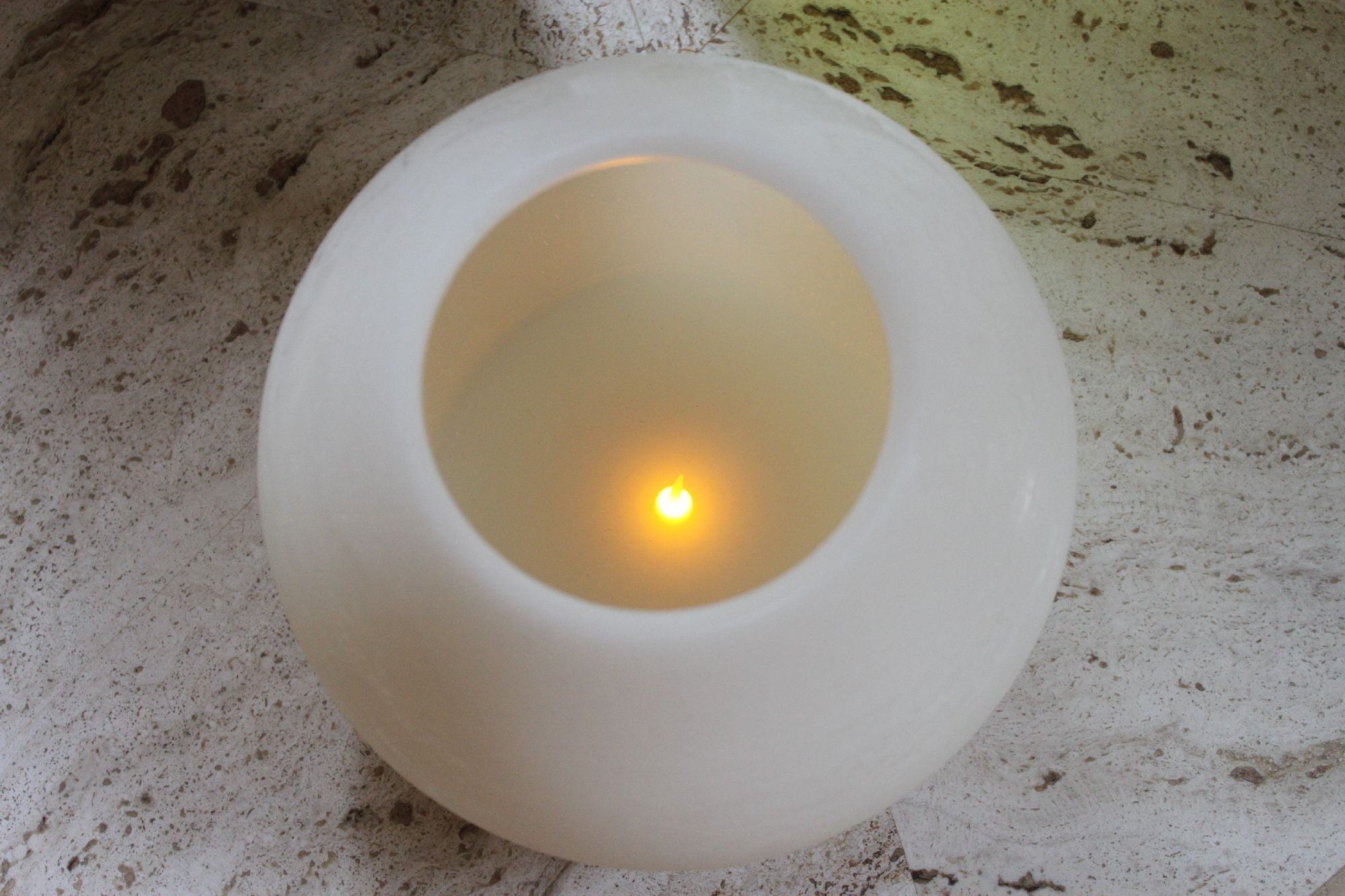 EcoGecko 6 Inch Wax MoonSphere LED Flameless Candle with 5 Hour Timer
