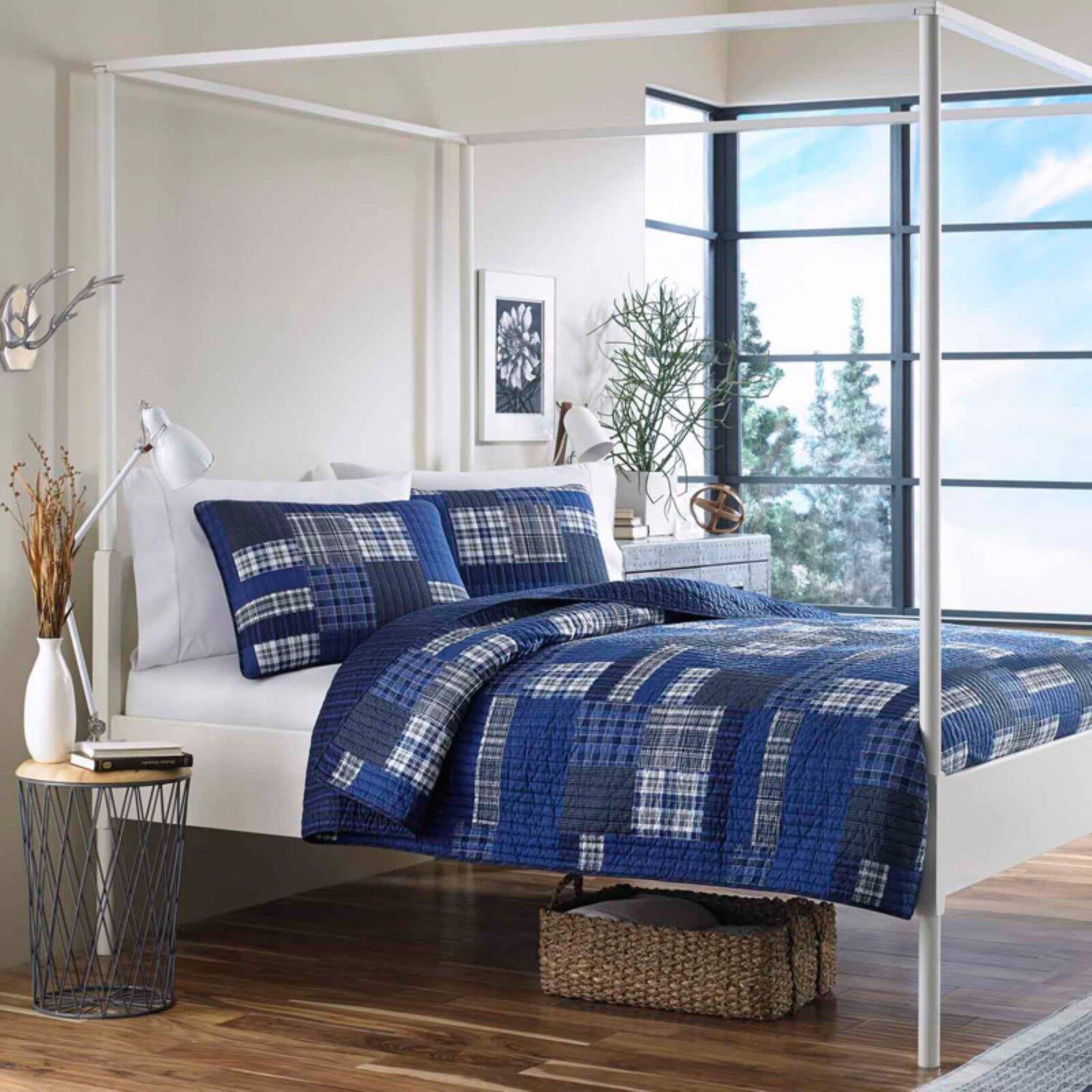 Eastmont Twin Blue Cotton Reversible Quilt Set