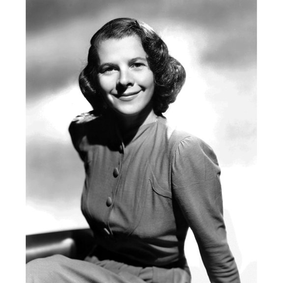 Edge Of Darkness Ruth Gordon 1943 Photo Print (8 x 10)