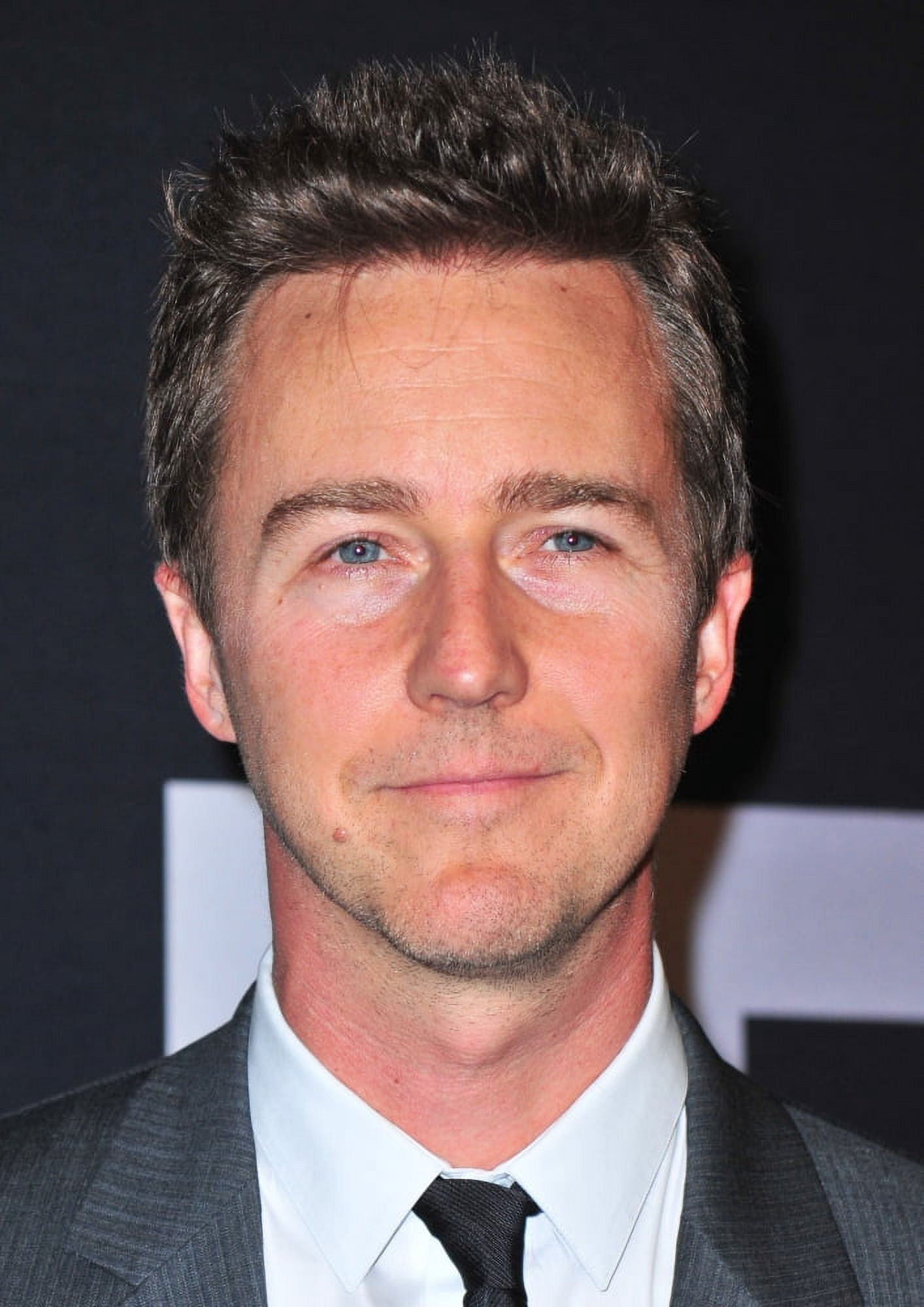 Edward Norton At Arrivals For The Bourne Legacy Premiere Canvas Art - (16 x 20)