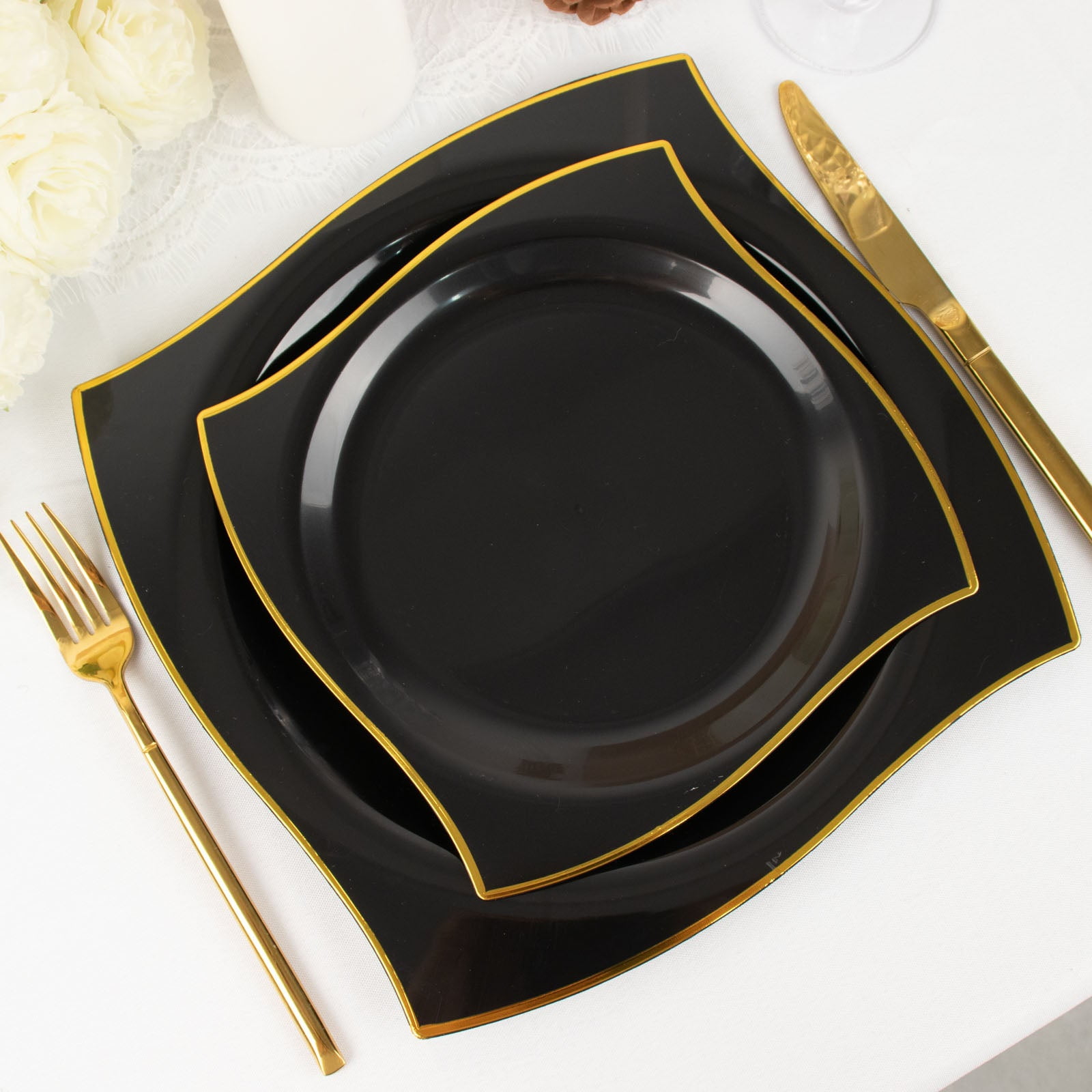 Efavormart 10 Pack | 8" Black / Gold Wavy Rim Square Hard Plastic Dinner Plates, Disposable Party Plates