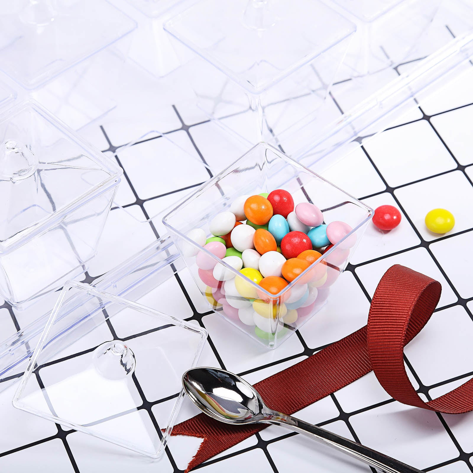 Efavormart 100 Pcs Clear 3oz Stylish Disposable Plastic Dessert Cup w/ Lid and Serving Tray (5