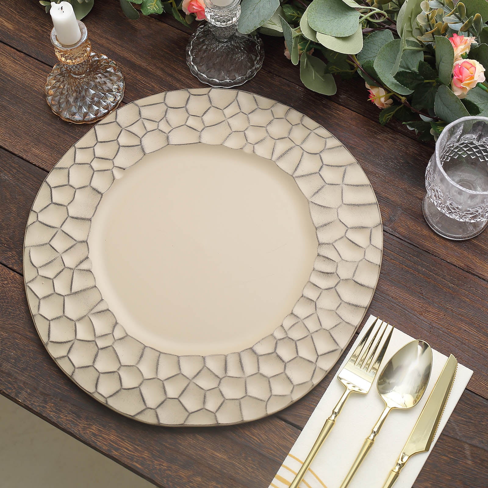 Efavormart 6 Pack | 13" Taupe Plastic Hammered Rim Dinner Charger ...