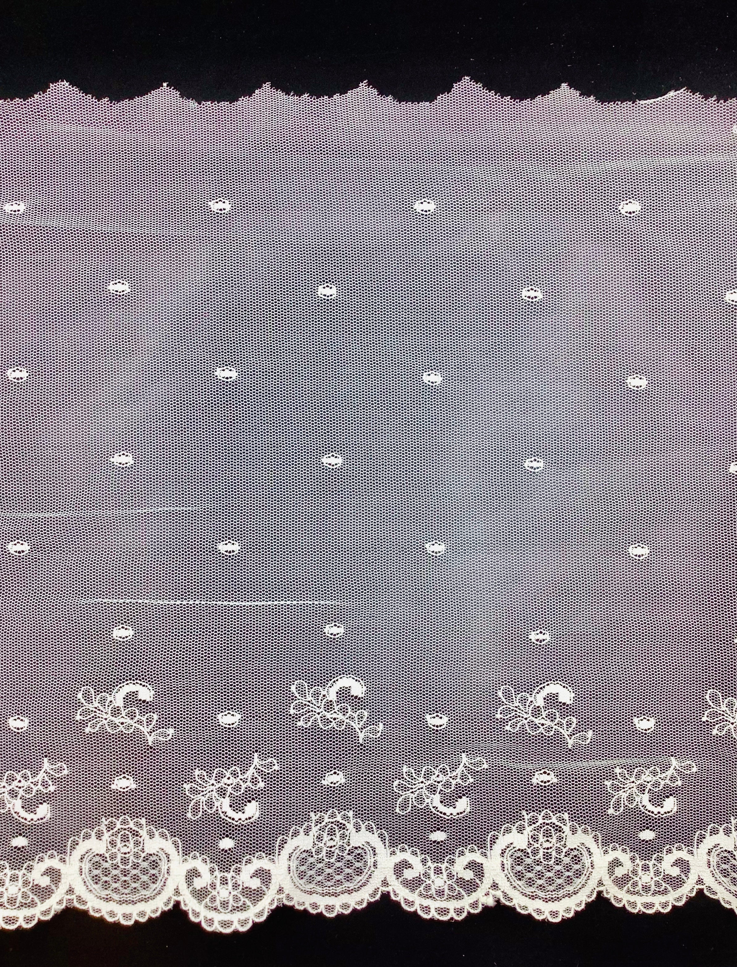 Eggshell 10-1/2" Lace Flounce