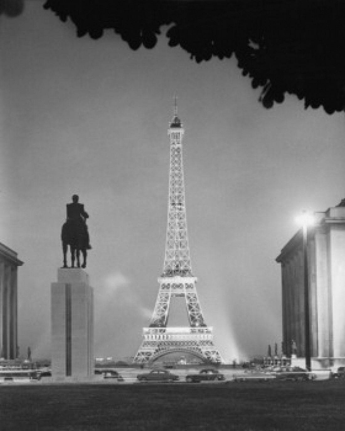 Eiffel Tower Paris France Canvas Art - (24 x 36)