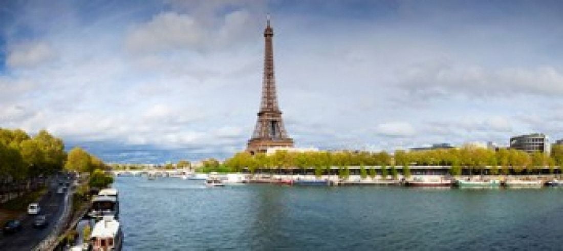 Eiffel Tower from Pont De Bir-Hakeim Paris Ile-De-France France Canvas Art - Panoramic Images (30 x 14)