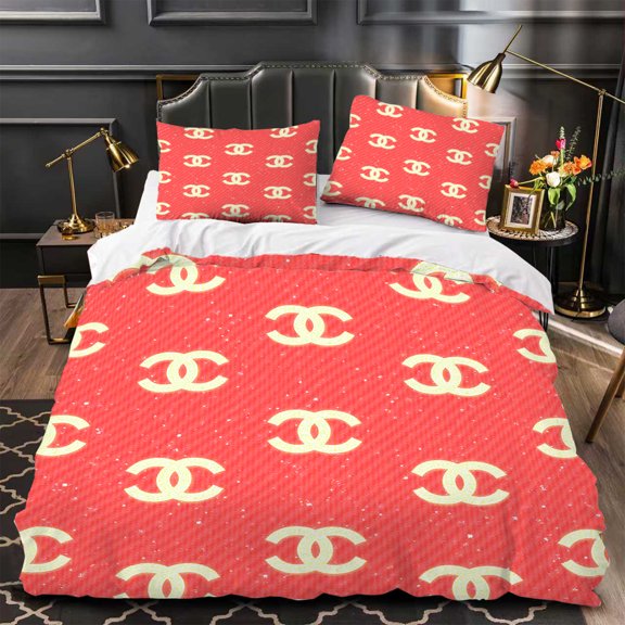 Elegant 3-Piece Duvet Cover Set with Red Bedding featuring Interlocking ' C ' Pattern Perfect for a Stylish Bedroom Decor