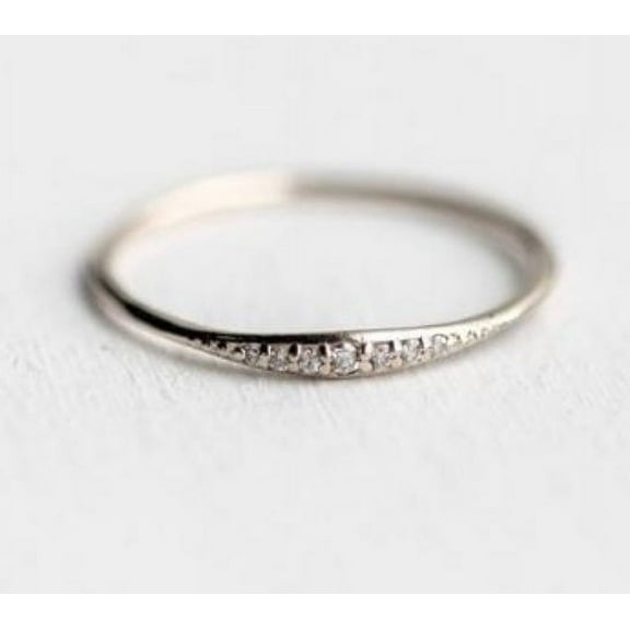 Women's Elegant Wedding Ring Delicate Diamond Design in Gold Silver or Rose Gold Lightweight Alloy Band Anniversary Ring Promise Ring Fashion Jewelry