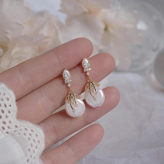Elegant Bohemia Women Pearl Earrings Luxury Zirconia Stud Earring Wedding Jewelry for Bridal Christmas Gift