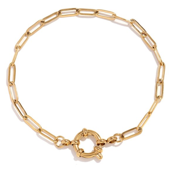 Elegant Bracelet Featuring Unique Chain Buckles Designs Portable Accessory