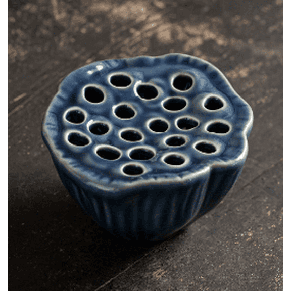 Elegant Ceramic Lotus Vase for Hydroponic Plants and Tabletop Decoration, Handcrafted Flower Planter and Artificial Plant Container, Perfect for Tea Ceremony Settings and Home Decor