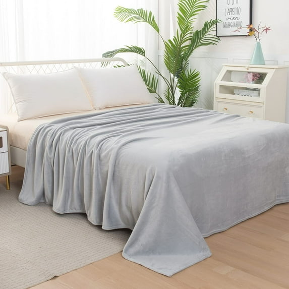 Elegant Comfort Luxury Velvety Feel Blanket, All-Season Lightweight Blanket, Ultra Plush, Soft, Cozy-Fuzzy Flannel Fleece for Couch, Sofa, Bed, Travel, Solid Design, King/Cali King, Silver Gray