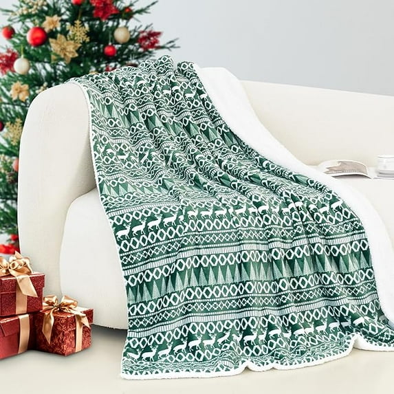 Elegant Comfort Reversible and Plush Flannel Fleece-Winter Christmas Sherpa Throw- Lightweight Soft and Cozy-Holiday Decorative Throw, Perfect for Lounging, 50 x 60 inches, Emerald Green Deer