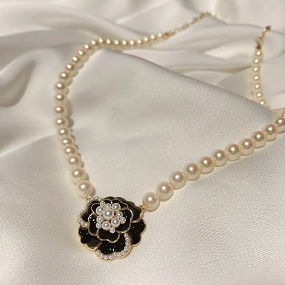 Elegant Fashion Rose Pearl Bead Necklace for Women Temperament Camellia Flower Clavicle Chain Necklace Women's Jewelry Gift