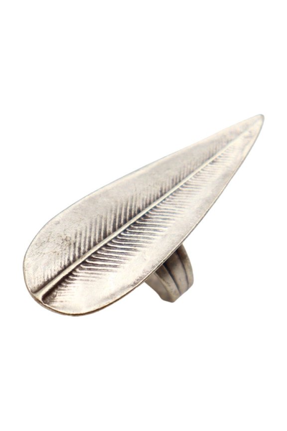 Elegant Feather Ring