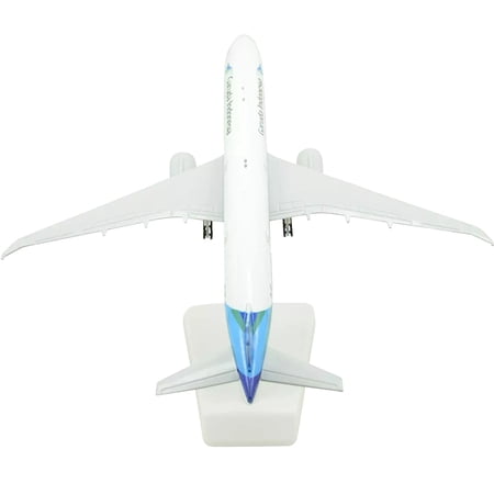 Elegant Garuda Indonesia B777 Model Airplane Stylish 1:400 Scale Decoration for Office Desks & Home Shelves