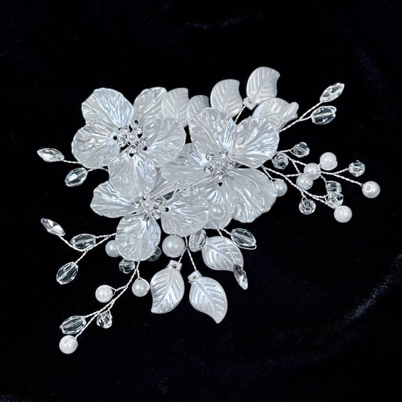 Elegant Handmade Floral Hair Comb: A Glistening Accent for Every Cherished Moment