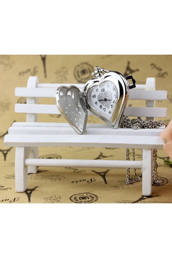 Elegant Heart Locket Pocket Watch Necklace Women's Style Timepiece with Chain for Ladies Fashion Accessory