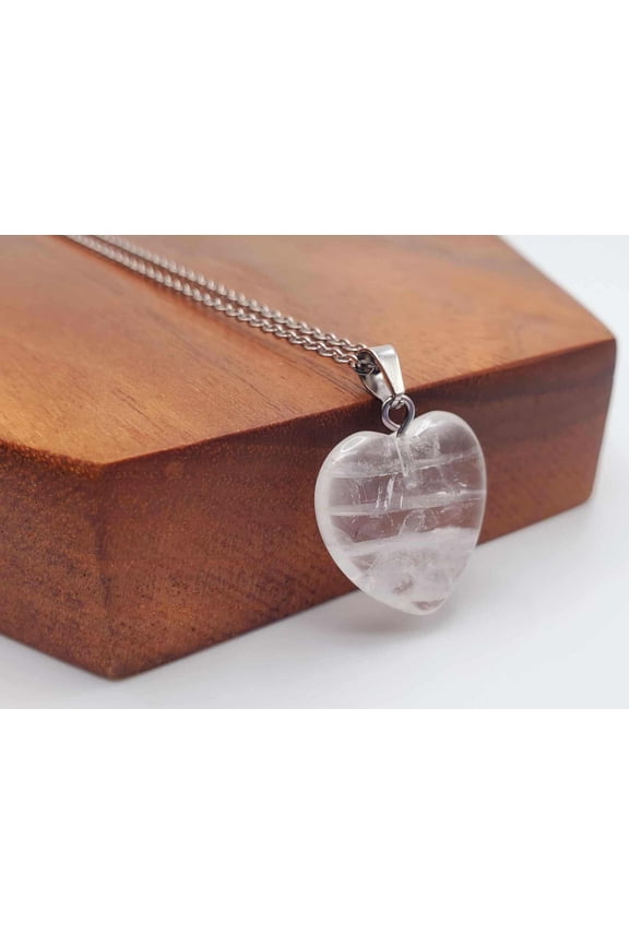 Elegant Heart-Shaped Clear Quartz Necklace - Perfect Daily Accessory