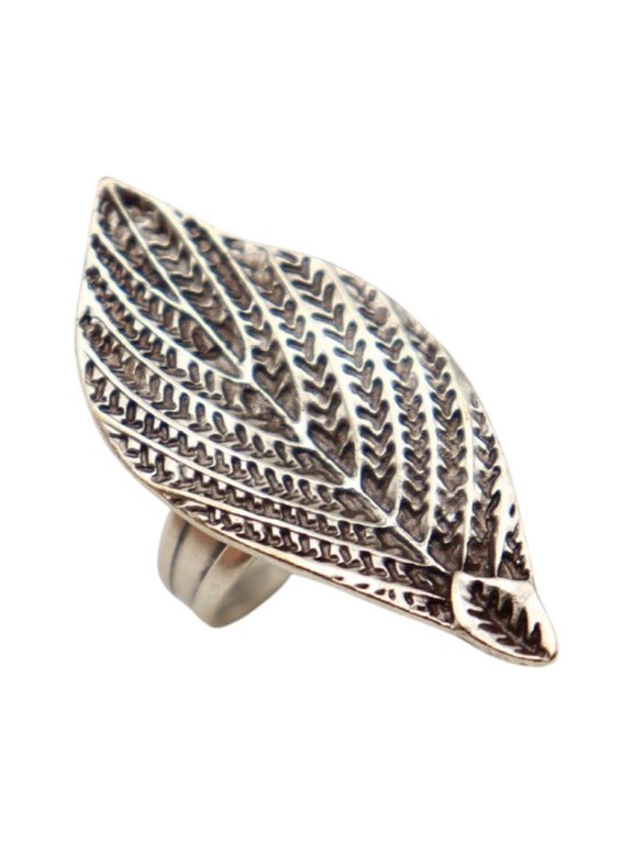 Elegant Leaf Ring