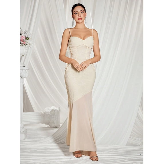 Elegant Ruched Bodycon Mermaid Evening Gown with Lace Overlay