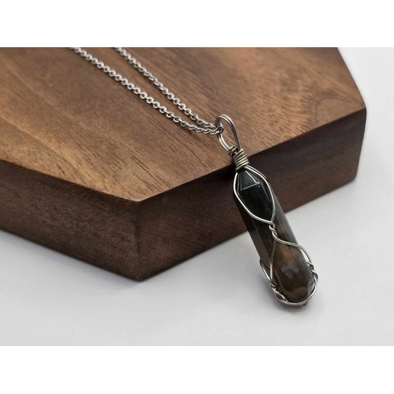 Elegant Silver Wire-Wrapped Indian Agate Point Necklace - 18 Inches