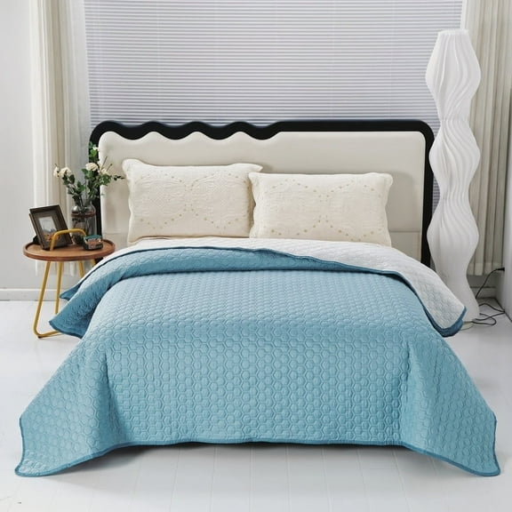 Elegant Solid Color Eobossed Bedspread Lightweight & Breathable for Bedroom