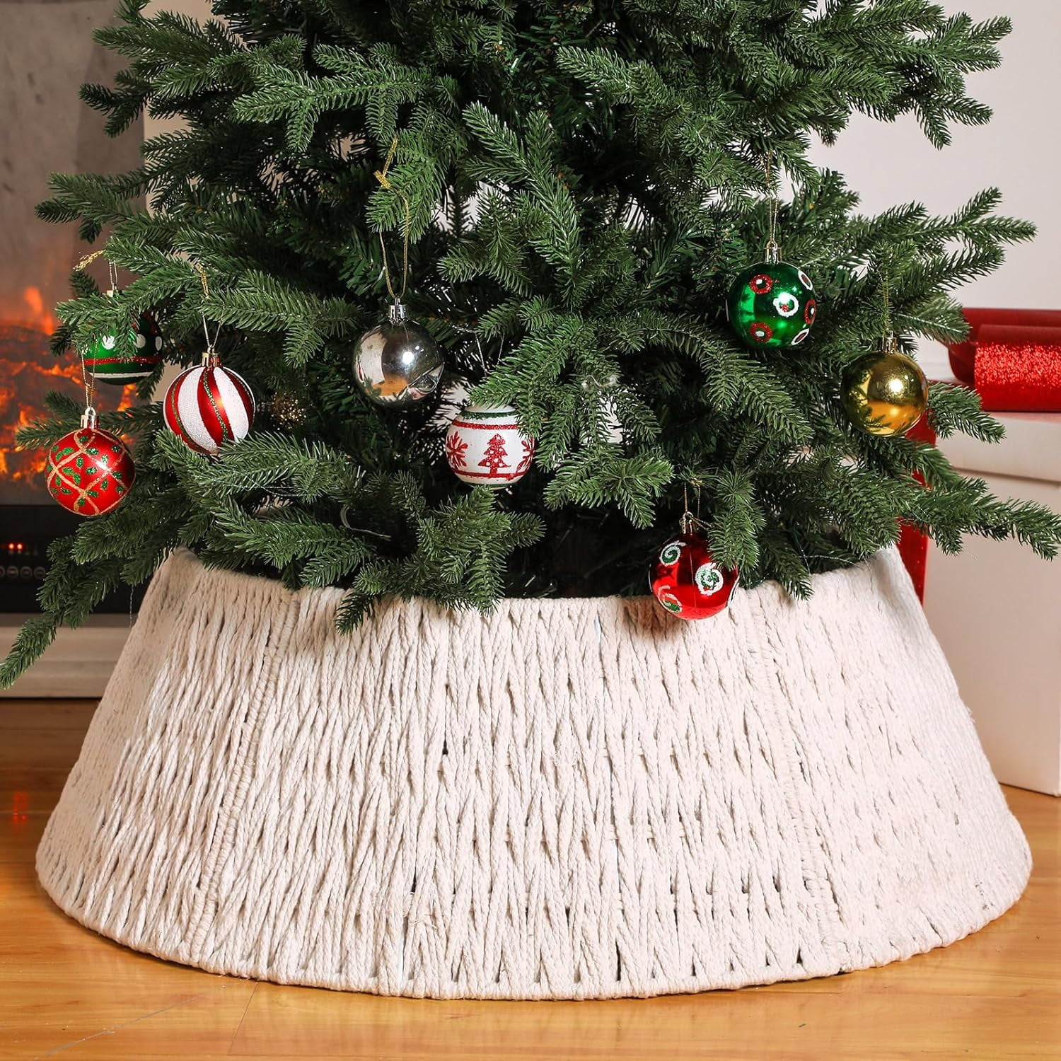 Elegant White Plastic Woven Farmhouse Christmas Tree Collar 28 Inch Base Cover for Christmas