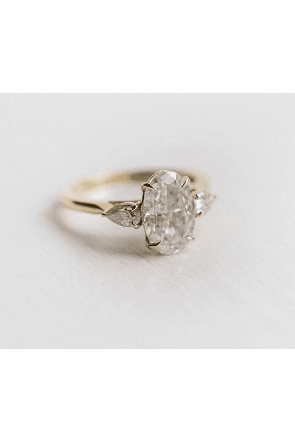 Elegant Yellow Gold 3 CT Oval Cut Moissanite Engagement Ring Trilogy Side Pear Diamond Wedding Ring For Women