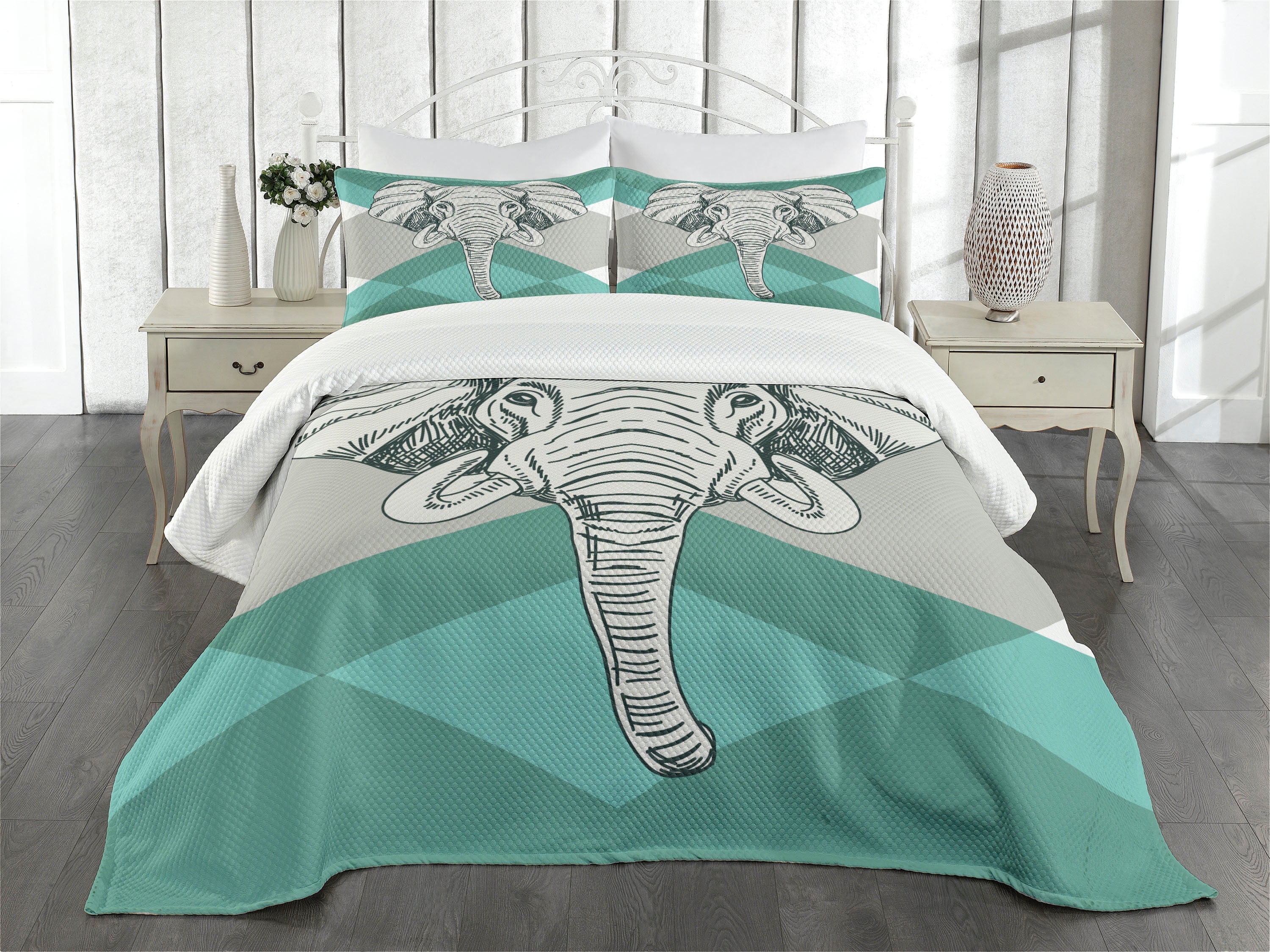 Elephant Bedspread Set Queen Size, Contemporary Image of Elephant Head