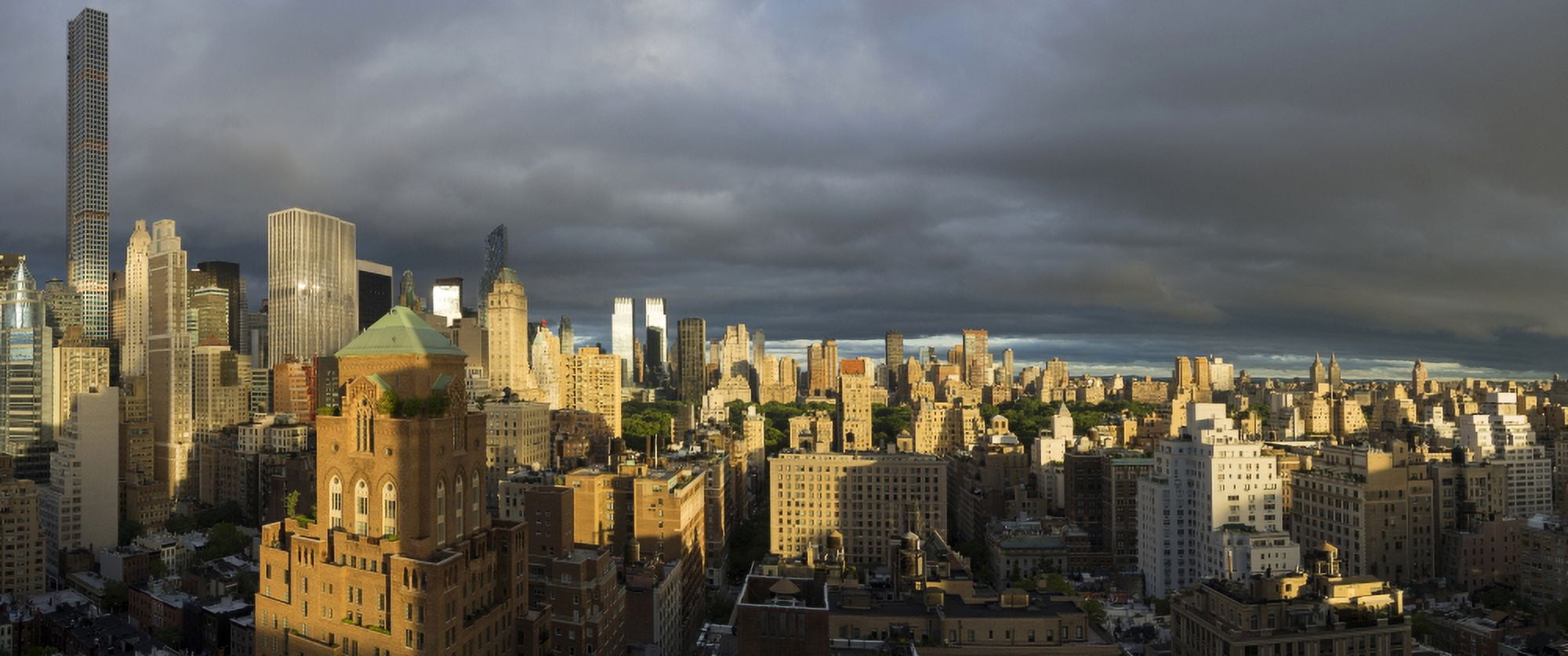 Elevated view of Midtown Manhattan skylines taken from apartment at 64th and 3rd avenue at early morning sunrise Manhattan New York City New York State USA Canvas Art - Panoramic Images (27 x 9)