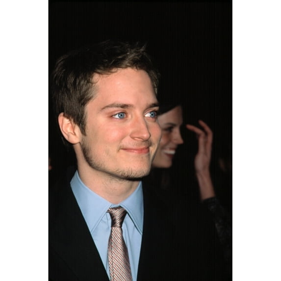 Elijah Wood At Premiere Of Lord Of The Rings, Ny 12132001, By Cj Contino Celebrity (8 x 10)