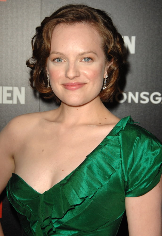 Elisabeth Moss At Arrivals For AmcS Mad Men Season Four Premiere Screening Canvas Art - (16 x 20)
