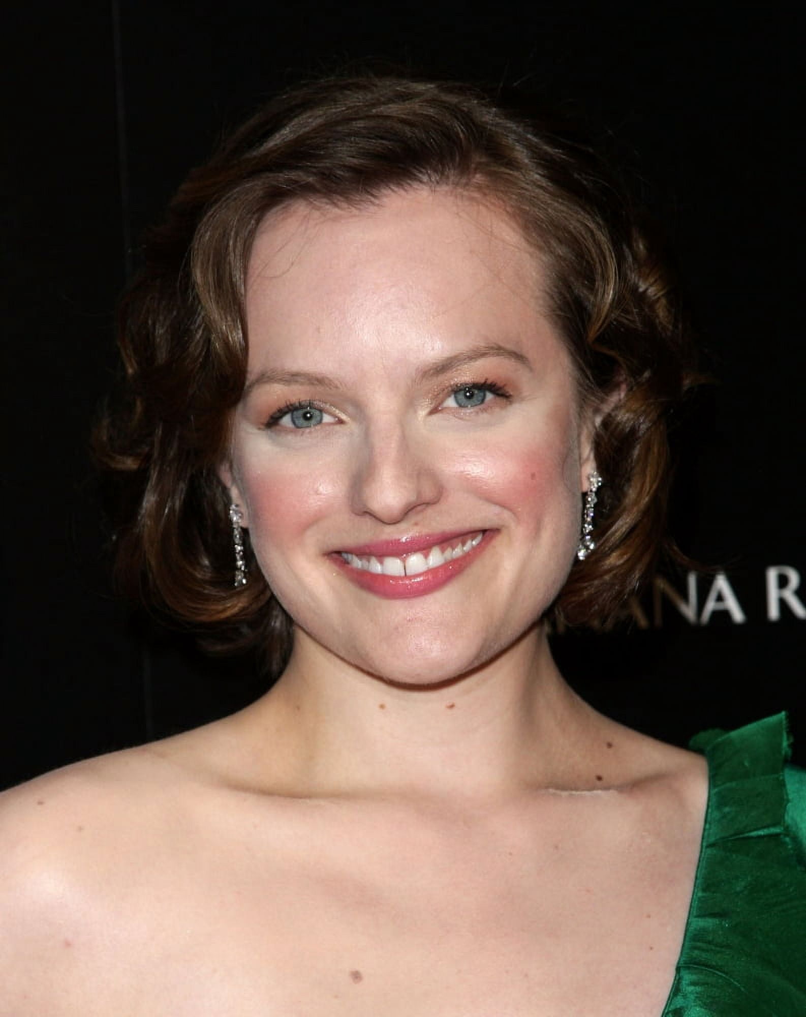 Elisabeth Moss At Arrivals For AmcS Mad Men Season Four Premiere Screening Canvas Art - (16 x 20)