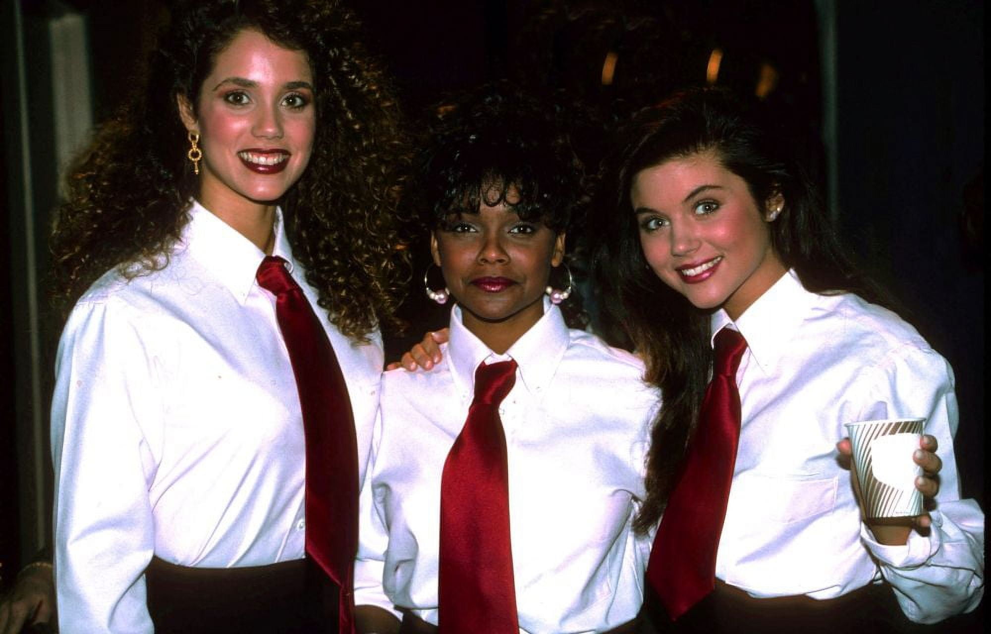 Elizabeth Berkley, Lark Voorhies & Tiffani Amber Thiessen on the set of