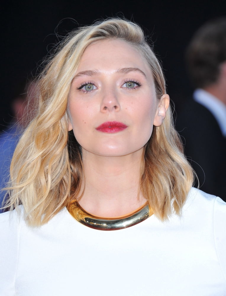 Elizabeth Olsen At Arrivals For The Avengers Age Of Ultron Premiere Canvas Art - (16 x 20)