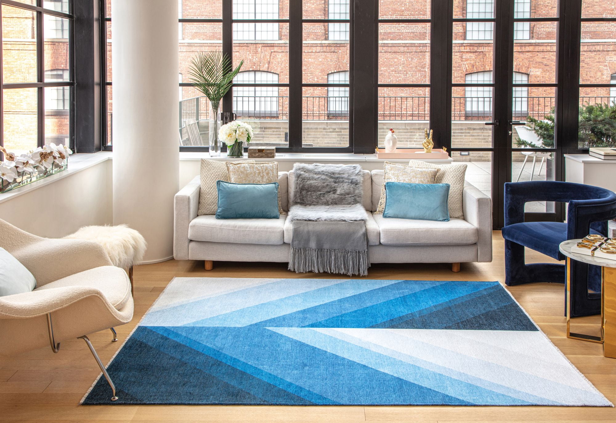 Elizabeth Sutton MI40A True Blue Stripe Modern Blue Area Rug, 2'7" x 4'