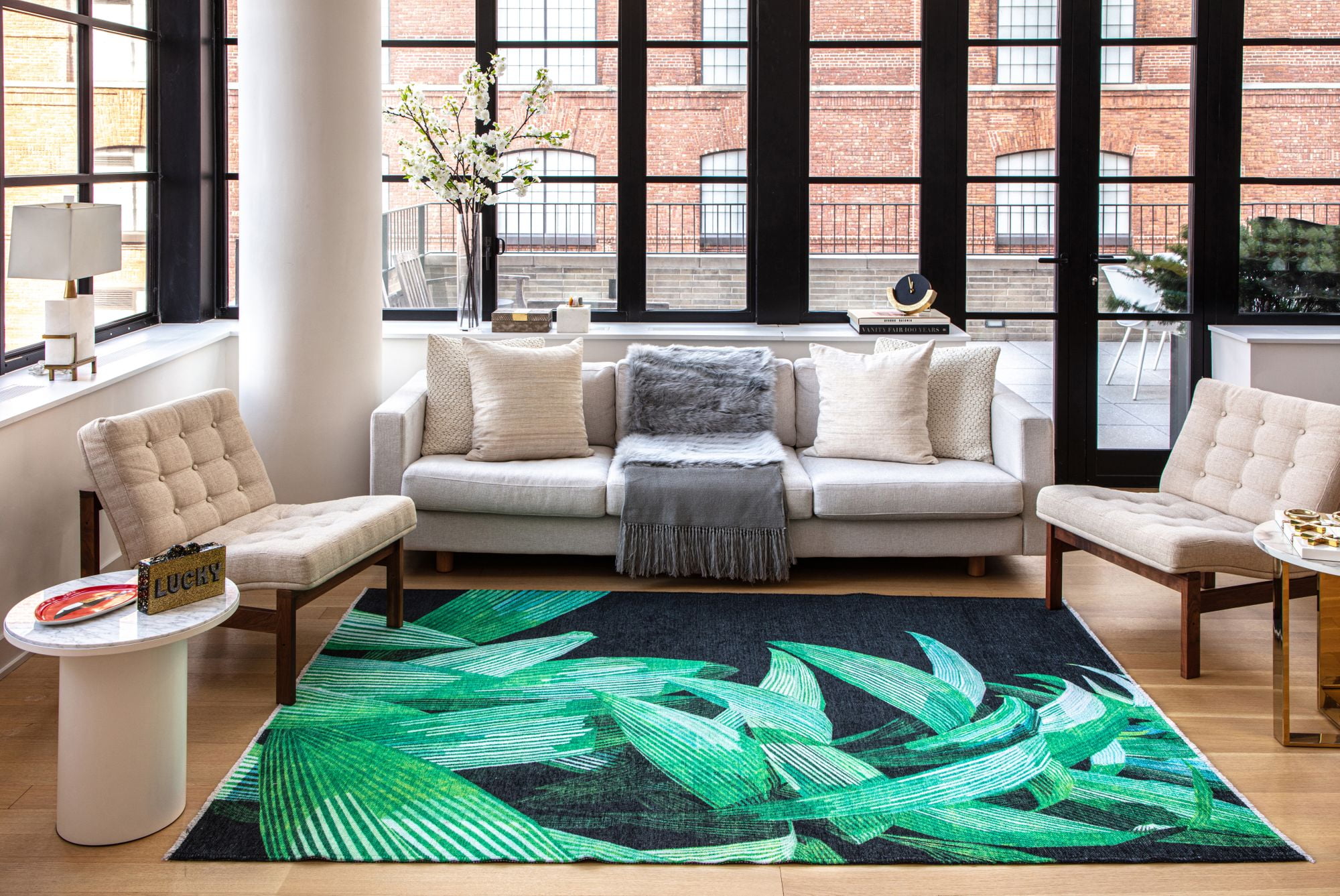 Elizabeth Sutton MI50B Black Palm Floral Modern Black Area Rug, 2'7" x 8'