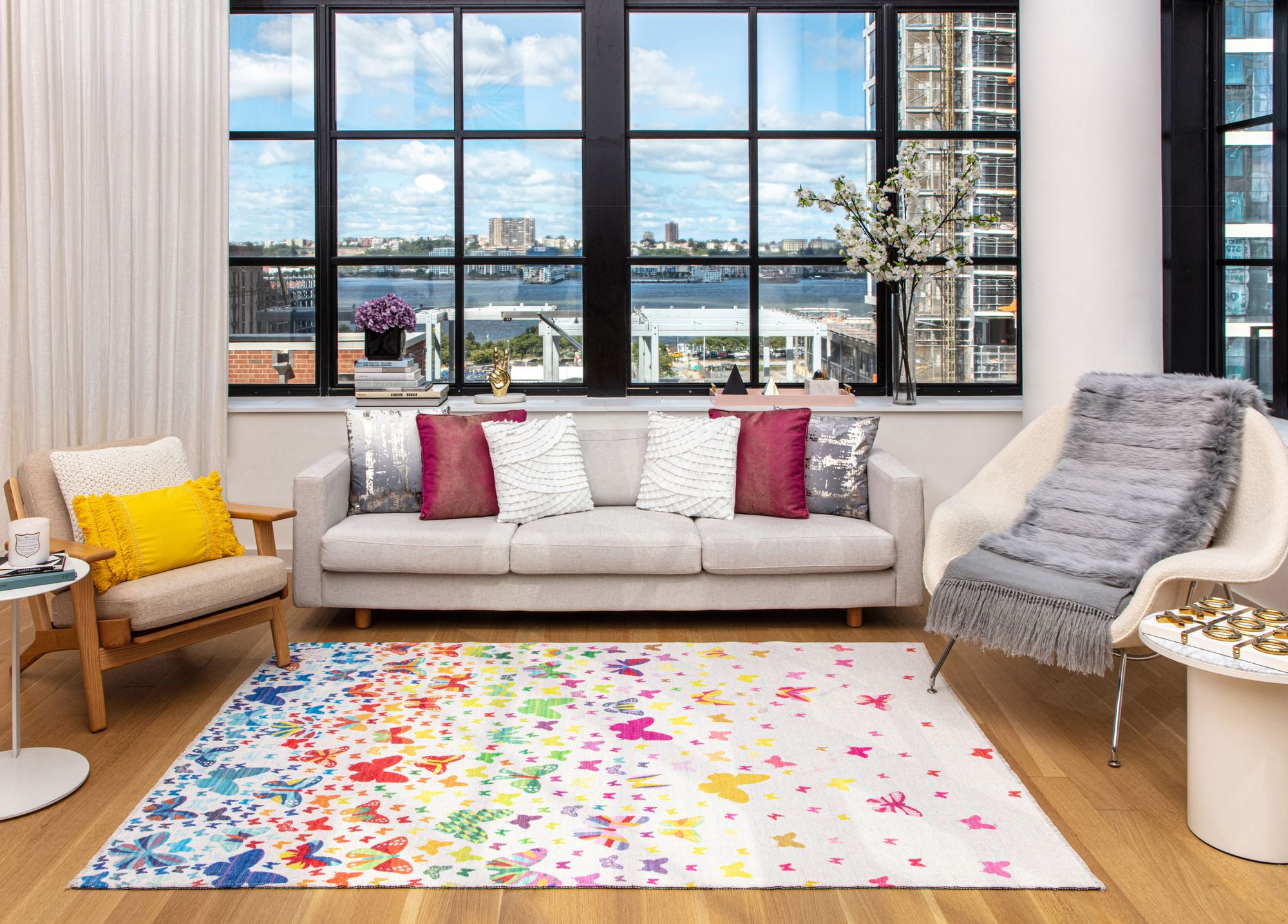 Elizabeth Sutton White Multicolor Polyester Runner Rug, 2'7" x 8'