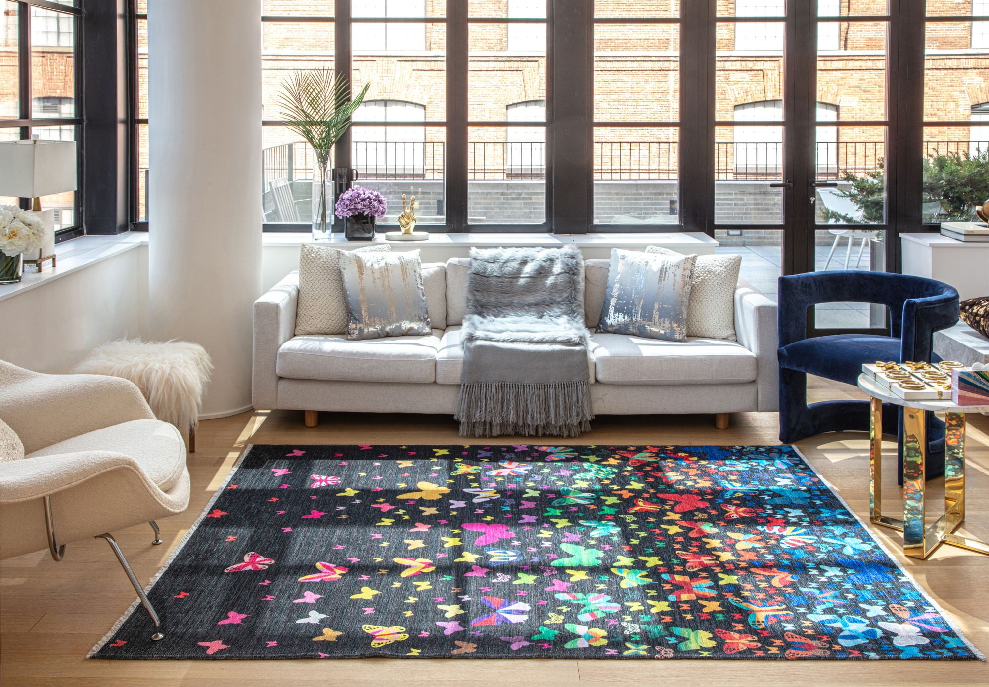 Elizabeth Sutton MI55B Winging It Graphic Modern Black Area Rug, 2'7" x 8'