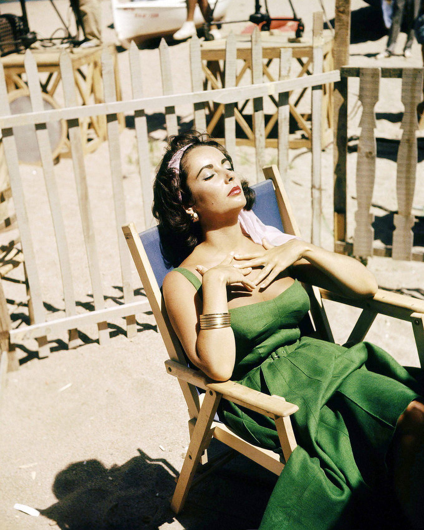 Elizabeth Taylor 24X36 Classic Hollywood Poster Relaxing On Film Set ...