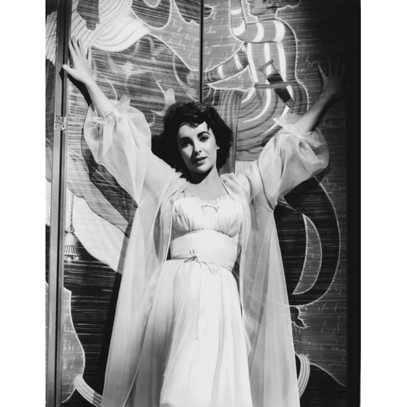 Elizabeth Taylor Arms Up in Black and White Photo Print (8 x 10)