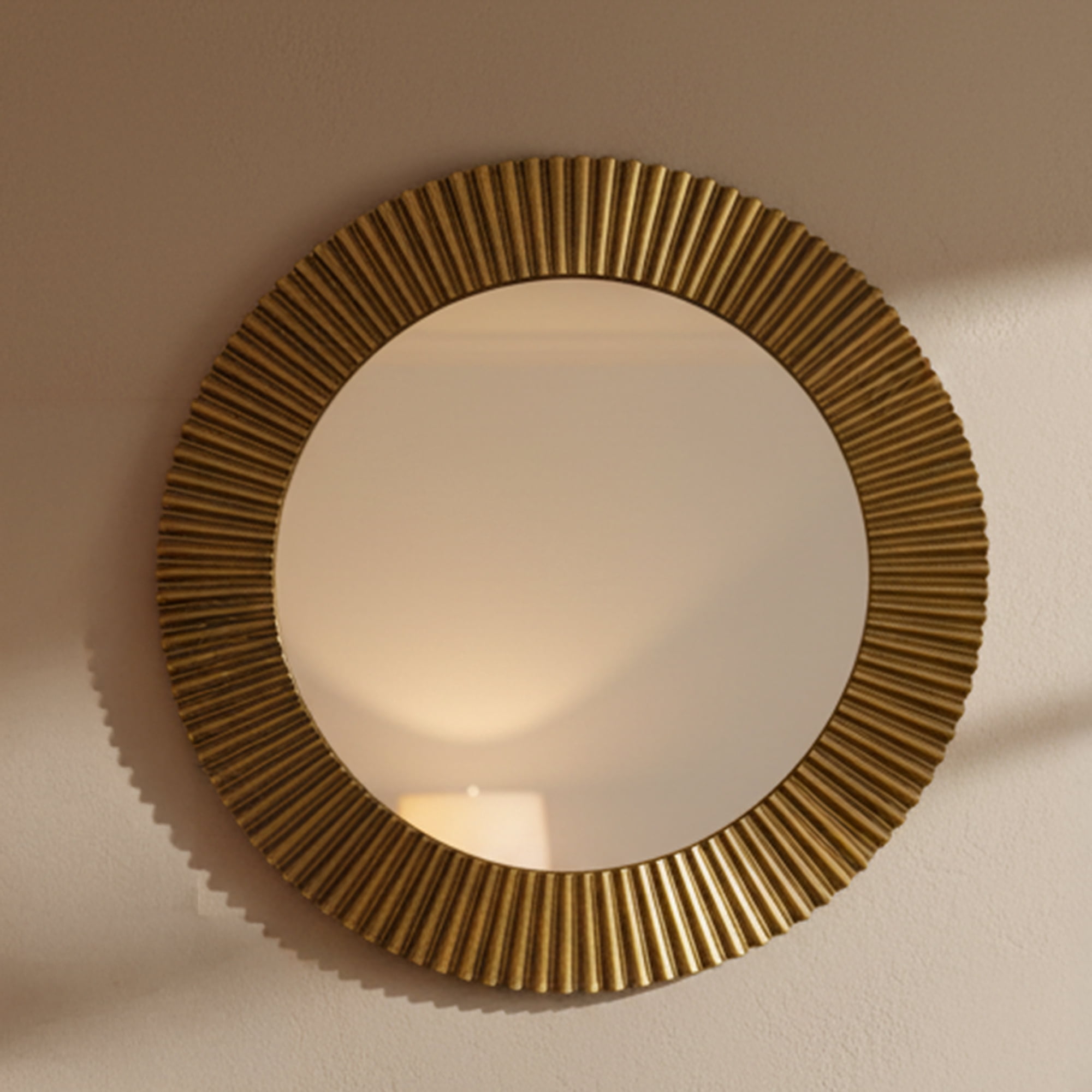Elm Mirror Round